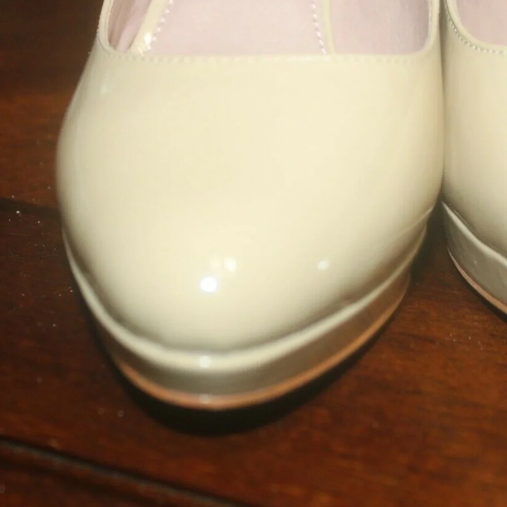Vince Camuto Nude Patent Leather Platform Heels Padded insole Classic 7.5 NEW…